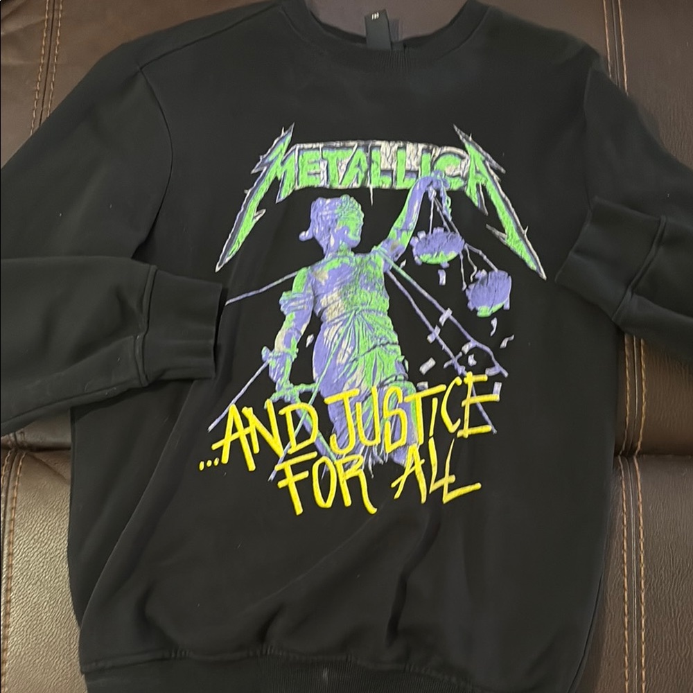 Metallica H&M Black Graphic Sweater